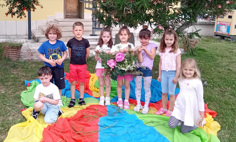 Kinderzentrum (die Eltern haben schriftlich eingewilligt, dass die Kinder gezeigt werden dürfen).